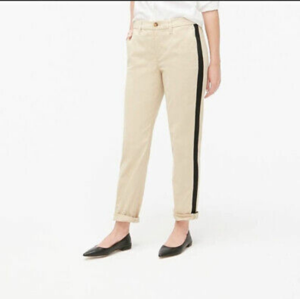 High-rise Girlfriend Chino with Side Stripe